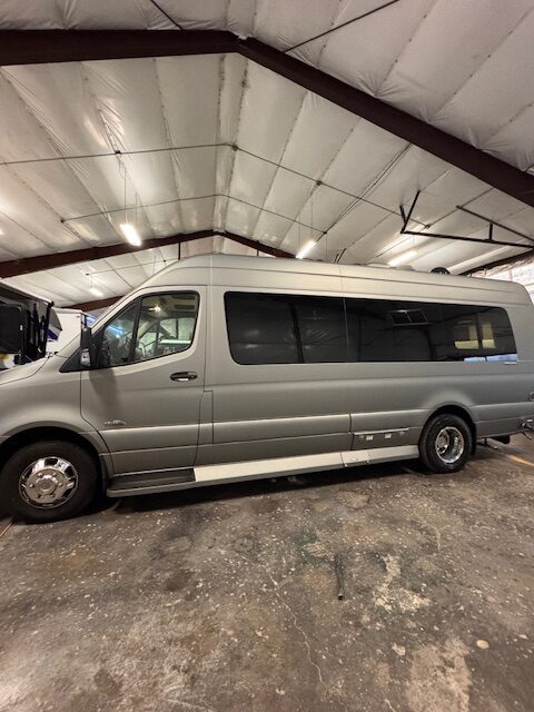 Midwest Automotive Designs Passage 3500 Sprinter Mercedes (2V)