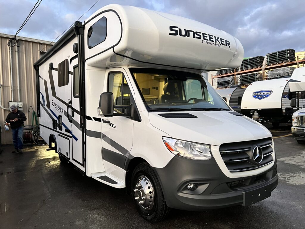 Motorhome available from Rent RV in Portland, Oregon